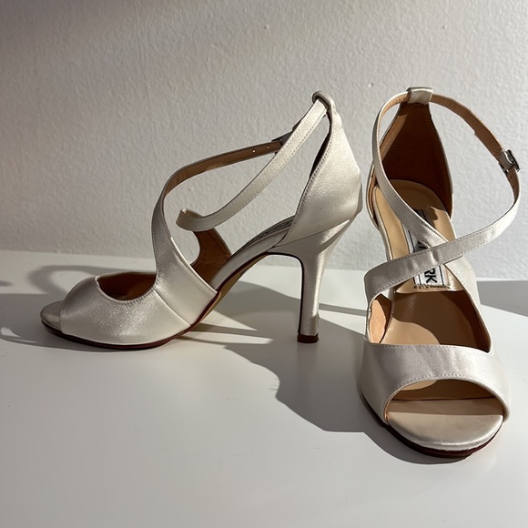 Elegant cream / white high heels - Picture 2 of 4